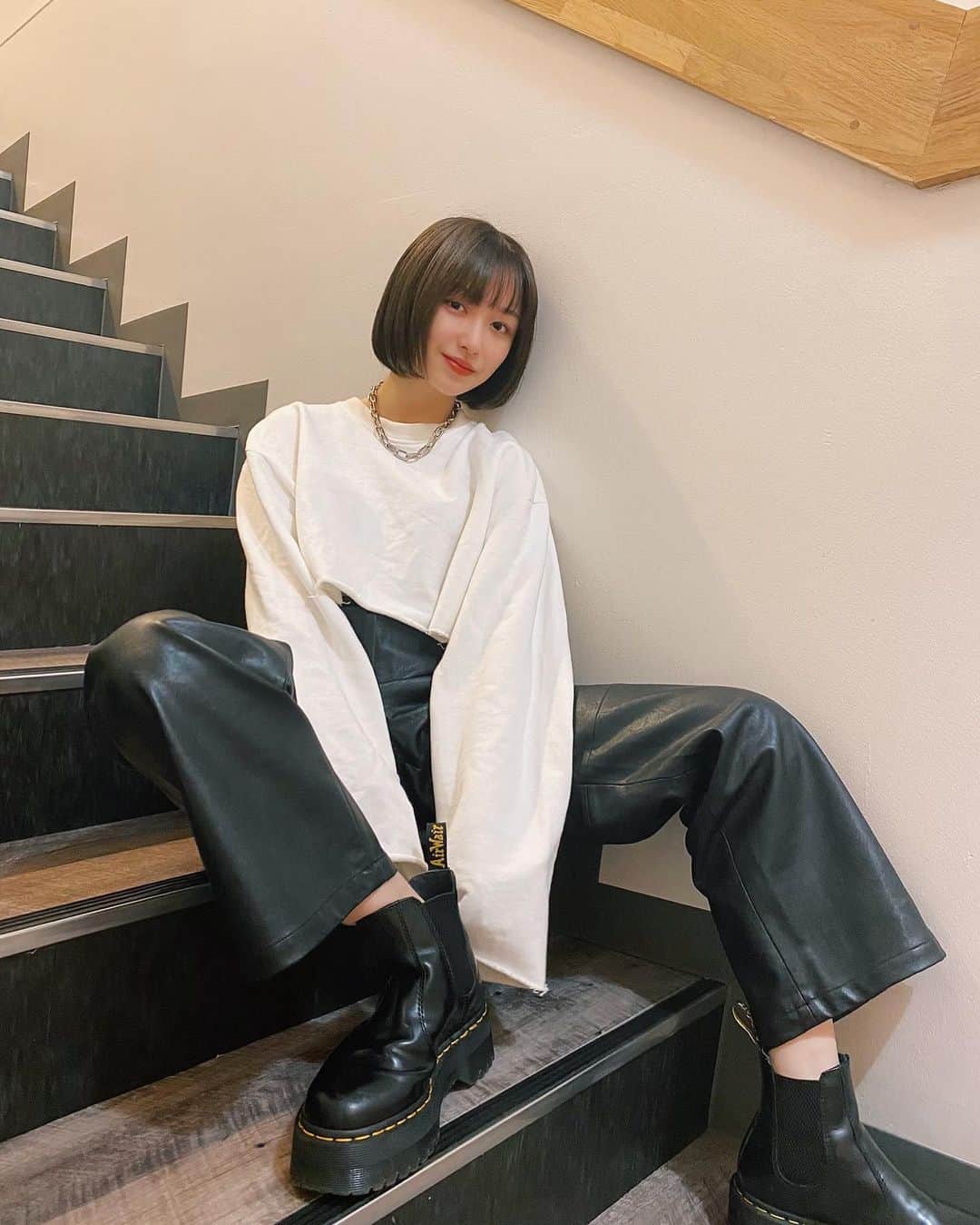 のインスタグラム：「なんかいろいろぐっちゃぐちゃ🐶 この間眉毛睫毛綺麗にしていただいたの❣️」