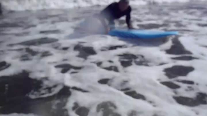 今日ヤバイ奴に会ったのインスタグラム：「少し波乗れるようになりました🏄‍♂️ キャンプとサーフィンの良い週末 リフレッシュしました🙏」