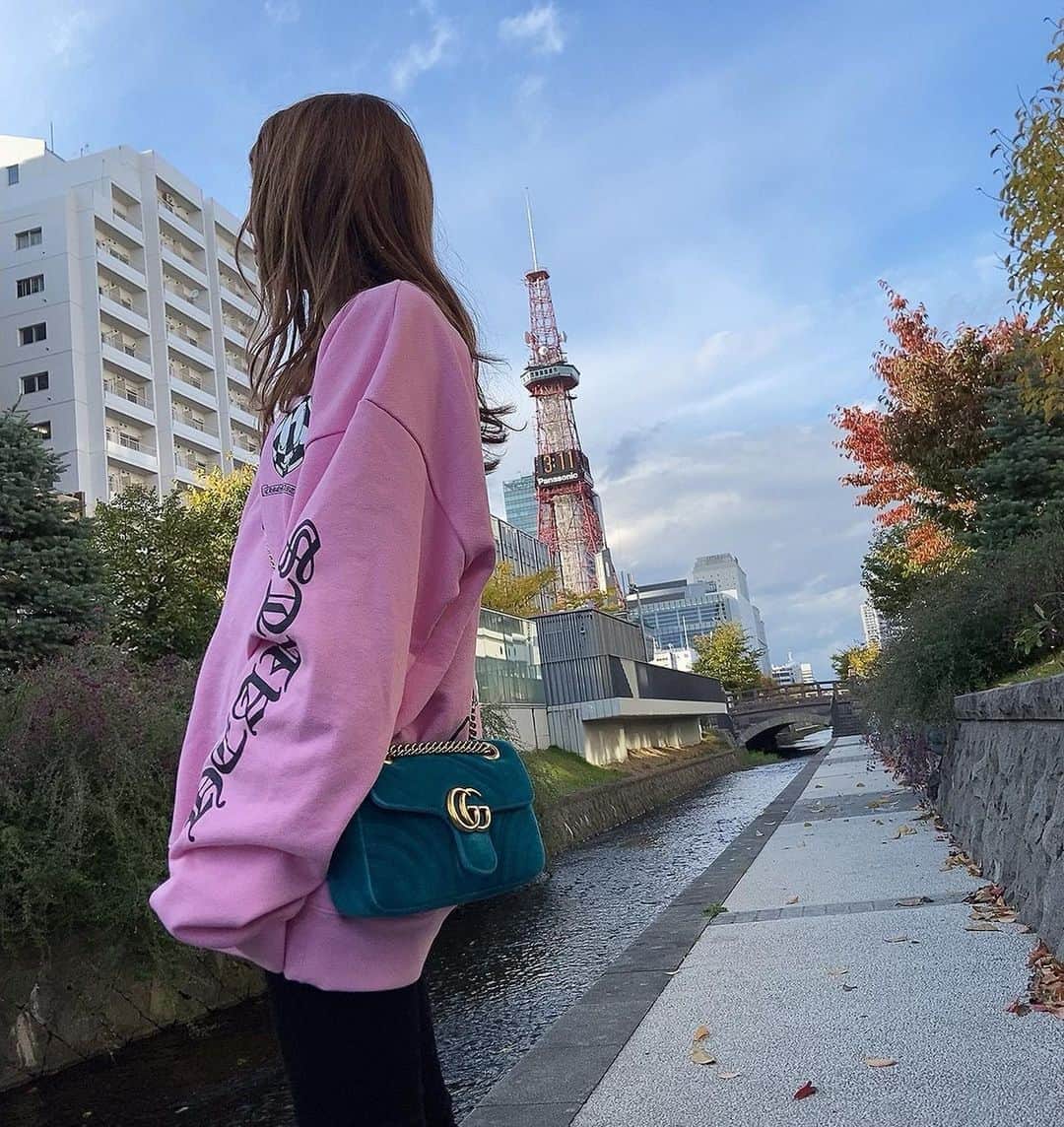 北山美奈さんのインスタグラム写真 - (北山美奈Instagram)「札幌の程よさがとても好き🦦 2枚目逆光で顔黒くてかなぴ😢  #創生川イースト #創生川 #札幌#sapporo  #逆光#逆光写真 #寝不足続き」10月18日 20時26分 - rin_minakitayama