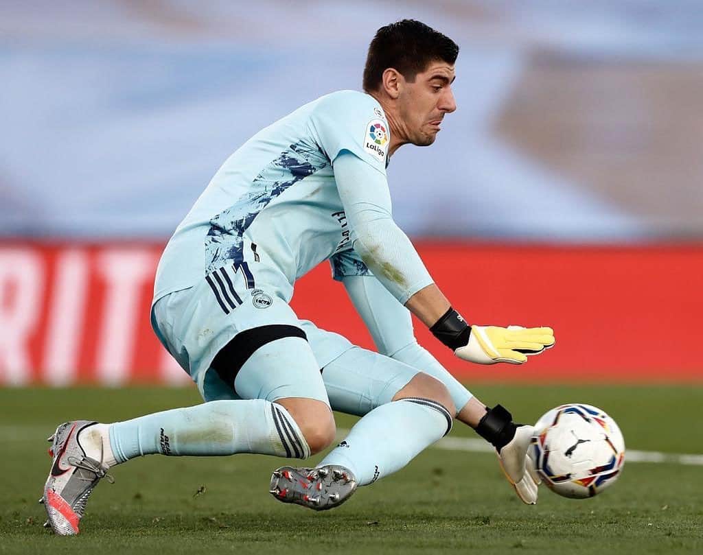 ティボ・クルトゥワのインスタグラム：「Aprender y a seguir adelante, podéis confiar en este equipo! #HalaMadrid」