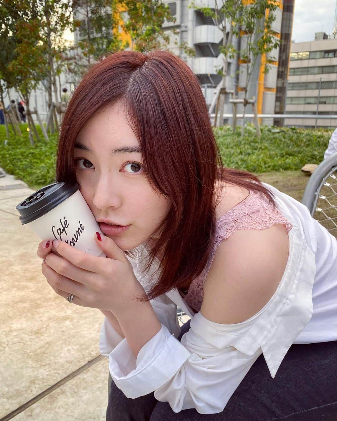 松井珠理奈さんのインスタグラム写真 - (松井珠理奈Instagram)「ヘアカラーも秋仕様🍁  Do you like my new hair color?♥️  #赤髪 #ローズブラウニー #ヘアカラー #秋  #autumn  #haircolor  #change  #red  #coffee  #sunday  #sundayfunday  #photooftheday」10月18日 20時40分 - jurinamatsui3