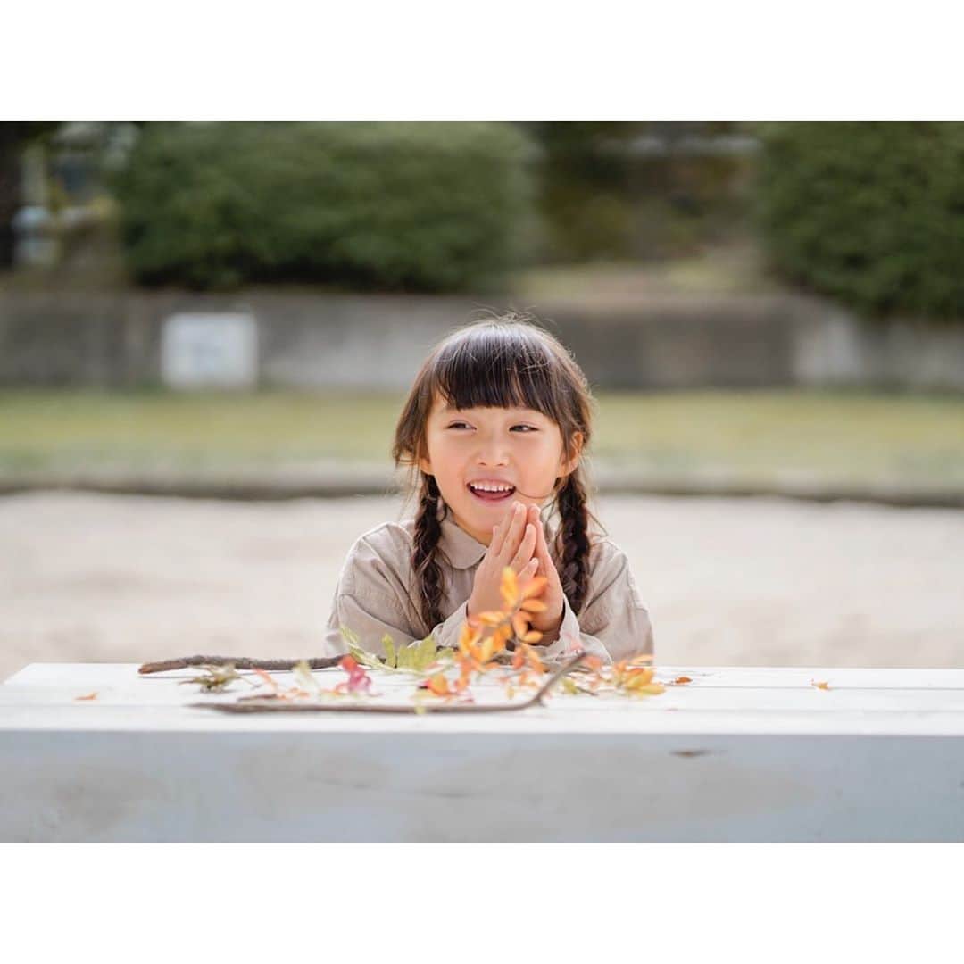 Kyooonさんのインスタグラム写真 - (KyooonInstagram)「大好きなベージュが似合う秋〜🍁﻿ ‥がすぐ通り過ぎそうなくらいなんか寒い！！﻿ ﻿ ﻿ ﻿ パパが遊びでSiriに﻿ 「この世に鬼はいますか？」﻿ って質問したら﻿ 「え？あなたの後ろにいますよ」﻿ ﻿  長女爆泣き。 いやいやこわすぎるわ😂﻿ぞぞぞ〜 #姉妹#4歳差姉妹#カメラ練習中#ママカメラ#sonya7iii」10月18日 20時48分 - fancykyon