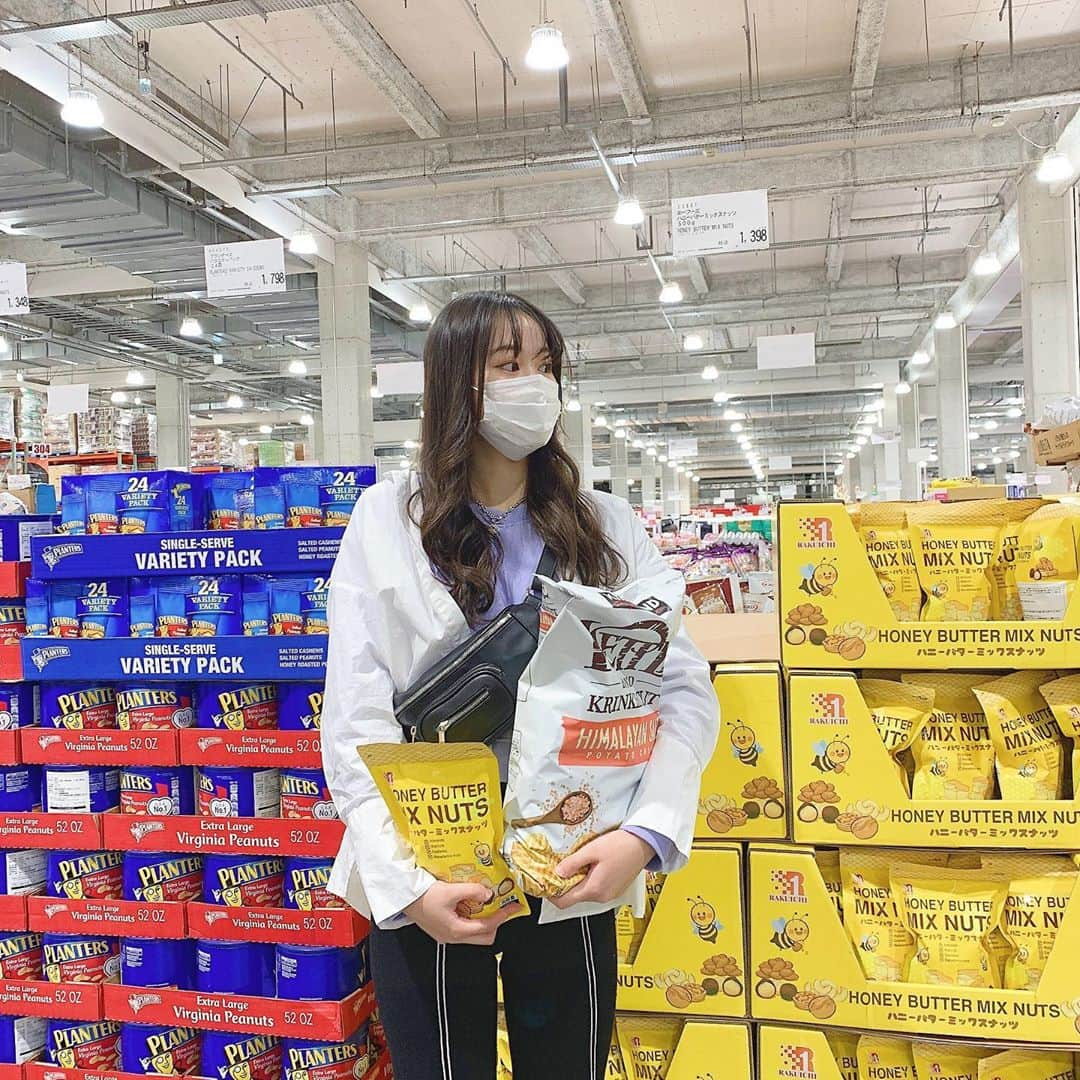 小林恵月さんのインスタグラム写真 - (小林恵月Instagram)「・ COSTCO チップス🥔と ハニーバターナッツ🍯🧡 食欲の秋。 食べ過ぎには注意だね🤭❤️ ・ #costco  #コストコ #コストコ購入品  #おやつタイム  #ハニーバターアーモンド  #韓国スナック #韓国好きな人と繋がりたい  #食欲の秋  #instalike #ootd #秋服コーデ #小林恵月 #オスカープロモーション #oscarpromotion #model #japan」10月18日 20時48分 - ezuki_kobayashi