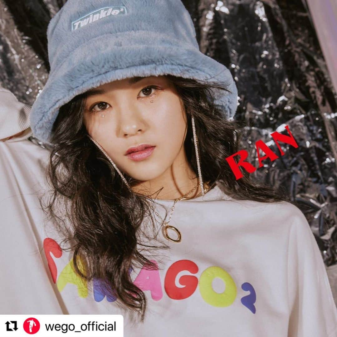 Girls²さんのインスタグラム写真 - (Girls²Instagram)「#Repost @wego_official ♡♡♡﻿ ㅤㅤㅤㅤㅤㅤㅤㅤㅤㅤㅤㅤㅤ﻿ ︎⭐︎Girls²×WEGO Collaboration⭐︎﻿ 2020.11.18[wed] ON SALE！﻿ ㅤㅤㅤㅤㅤㅤㅤㅤㅤㅤㅤㅤㅤ﻿ 新時代を切り拓く、次世代ガールズ・パフォーマンスグループ、Girls²とのコラボレーションアイテムの発売が決定！﻿ メンバーが考えたメッセージモチーフがポイントとなった、個性溢れるとってもキュートなトレンド感満載のデザインに。ボアジャケット、スウェット、ロングTシャツ、ファーバケットハット、ソックスの全5アイテムを展開。サイズはFサイズに加え、Sサイズもご用意しておりますので、幅広い方に着用頂けるラインナップでお届け致します。﻿ 更に、コラボ発売と同日にリリースされるGirls²のNew Single「大事なモノ／#キズナプラス」に収録される「Here We Go」はGirls²×WEGO Collaboration イメージソングとなっています！「Here We Go」のミュージックビデオはWEGO 原宿竹下通り店、WEGO 1.3.5... 原宿竹下通り店で撮影が行われましたので、そちらも見どころ！﻿ 今回のスペシャルなコラボ企画、ぜひチェックしてみて下さい⭐︎www.wego.jp﻿ ﻿ <コラボ詳細>﻿ ■発売日﻿ 11/18（水）﻿ ※WEGO ONLINE STOREは同日AM10:00〜発売﻿ ﻿ ■商品詳細﻿ ・オーバーサイズロングTシャツ￥4,399(税込)﻿ カラー：ホワイト、ピンク、ブルー﻿ サイズ：S、F﻿ ・BIGクルースウェット￥5,059(税込)﻿ カラー：ホワイト、ブラック、ピンク﻿ サイズ：S、F﻿ ・ファービッグパーカ￥7,699 (税込)﻿ カラー：ブラック、サックス﻿ サイズ：S、F﻿ ・ファーハット￥3,299 (税込)﻿ カラー：ブラック、サックス﻿ サイズ：F﻿ ・ハイソックス¥1,099(税込)﻿ カラー：ブラック、ホワイト、ブルー﻿ サイズ：F﻿ ﻿ ■販売店舗﻿ 【WEGO】 原宿竹下通り店、心斎橋店、札幌店、仙台店、大須店、福岡パルコ店、ららぽーと横浜店、ららぽーとTOKYOBAY店、TOKYOイオンレイクタウン店、大宮アルシェ店、池袋パルコ店、宇都宮インターパークヴィレッジ店、イオンモール高崎店、郡山店、新潟店、イオンモール愛知東郷店、京都店、三宮店、広島店、沖縄サンエーパルコ店﻿ 【WEGO LA】 HEP FIVE店﻿ 【ONLINE STORE】WEGO ONLINE STORE」10月18日 12時03分 - girls2_official