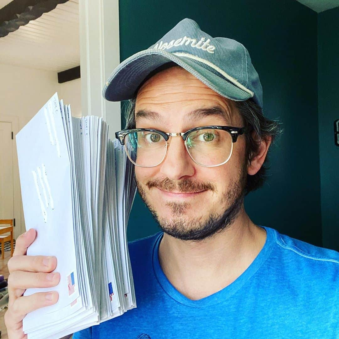 テイト・エリントンさんのインスタグラム写真 - (テイト・エリントンInstagram)「Letters for @votefwd went in the mail today. #vote」10月18日 12時06分 - tateellington