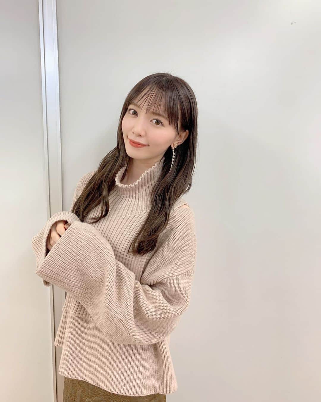 のインスタグラム：「. . すっかり冬の衣装でした🧸🍠 今日は秋華賞！！！ デアリングタクトが 無敗の牝馬三冠なるか！？🐴 . . #instagood #instalike #instalove #instapic #衣装 #followｍe #me #unknownjapan #outfit #山根千佳」