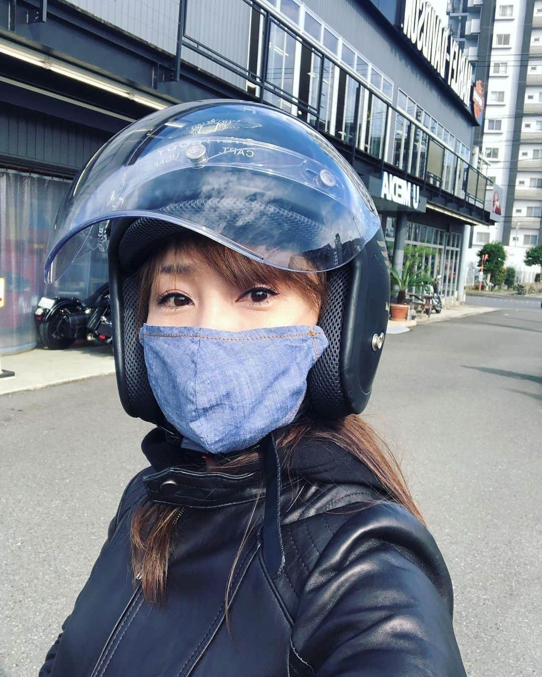 吉永愛さんのインスタグラム写真 - (吉永愛Instagram)「今日は、トライアンフとインディアンを試乗ーーー🏍 #初心者  #インディアン #トライアンフ #大型二輪 #ど緊張 #バイク  #バイク女子 #女性ライダー #女性ライダーと繋がりたい  #バイク好きな人と繋がりたい  #ママモデル #bike #アラフィフ   #女子ライダー  #実車」10月18日 12時43分 - a.i.yy