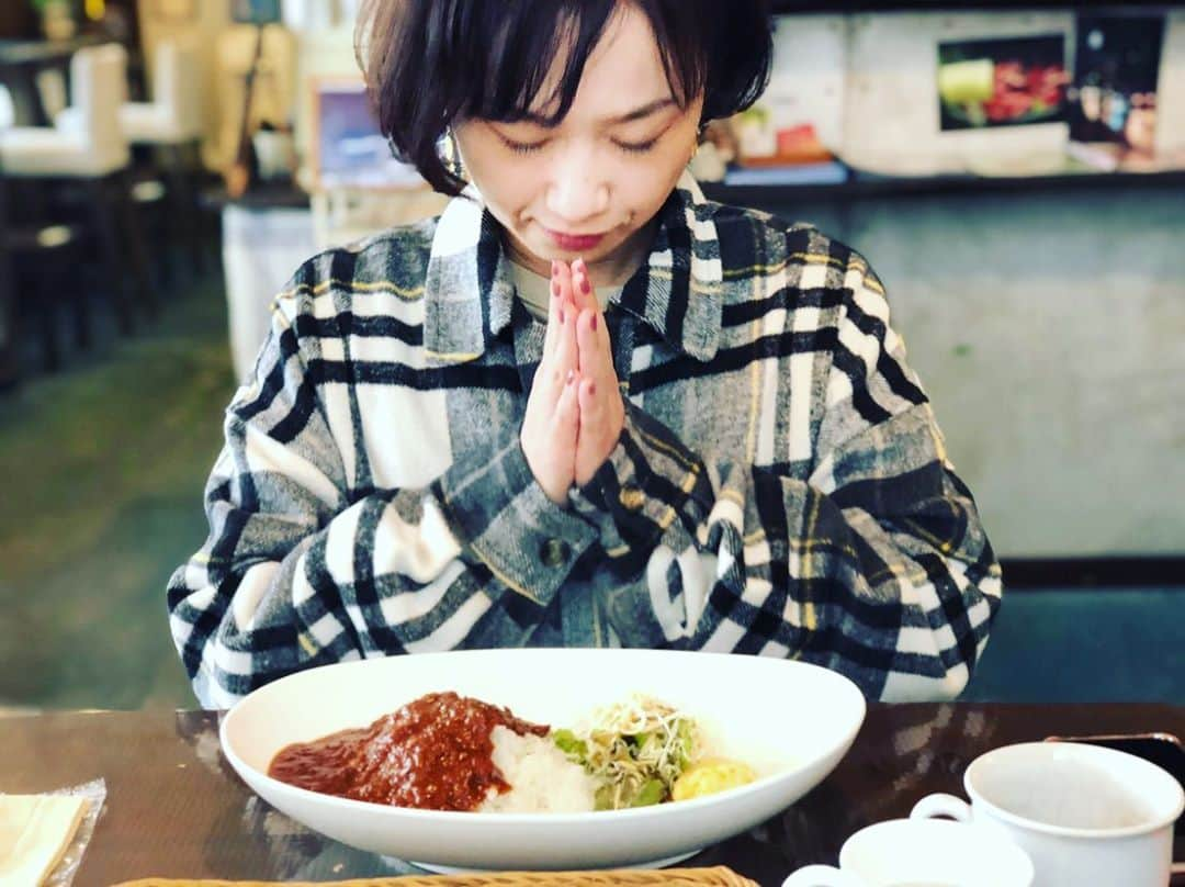 佐藤朱さんのインスタグラム写真 - (佐藤朱Instagram)「#いただきます   茨城を舐め尽くす旅 2日目のお昼にいただいたカレーが 非常に美味しかったです✨  ちょっとハヤシのような？  美味しかったので お腹いっぱいだけど コーヒーもテイクアウトで注文  やっぱり美味しかったぁー☕️✨  #茨城 #温泉めぐり鯛 #ランチ #カレー #カフェぼっくり #コーヒー #美味しかった #なーむー #japan #ibaraki  #lunch #curry #tasty  #trip #travel #thankful  #beautifulday」10月18日 13時01分 - akechi516