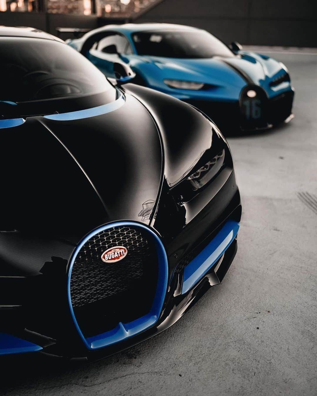 CARLiFESTYLEさんのインスタグラム写真 - (CARLiFESTYLEInstagram)「Bugatti Chiron Sport and Pur Sport. Which one would you pick? Photos by @r.ego #carlifestyle」10月18日 13時01分 - carlifestyle