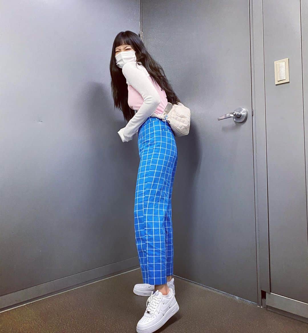 ヒョナ さんのインスタグラム写真 - (ヒョナ Instagram)「🤍💙🤍💙」10月18日 13時15分 - hyunah_aa