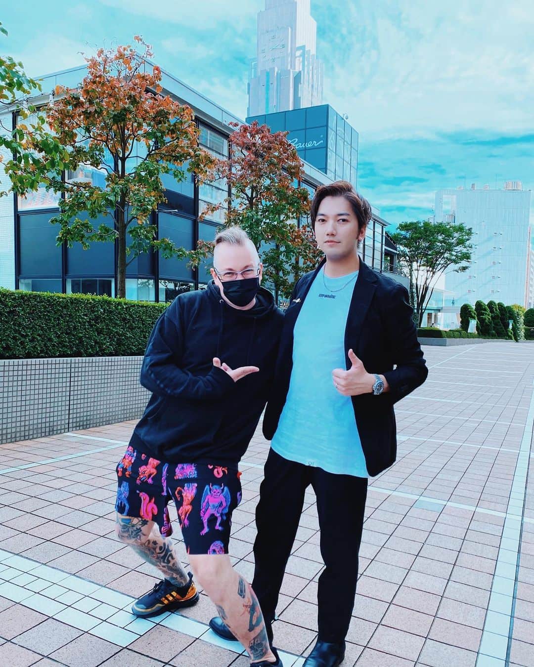 TeddyLoidのインスタグラム：「Tattoo artist I respect the most🩸 @horibenny   ▲ NOW ON SALE ▲ TeddyLoid & Hori Benny - Inkbox https://inkbox.jp/collections/teddyloid-hori-benny」
