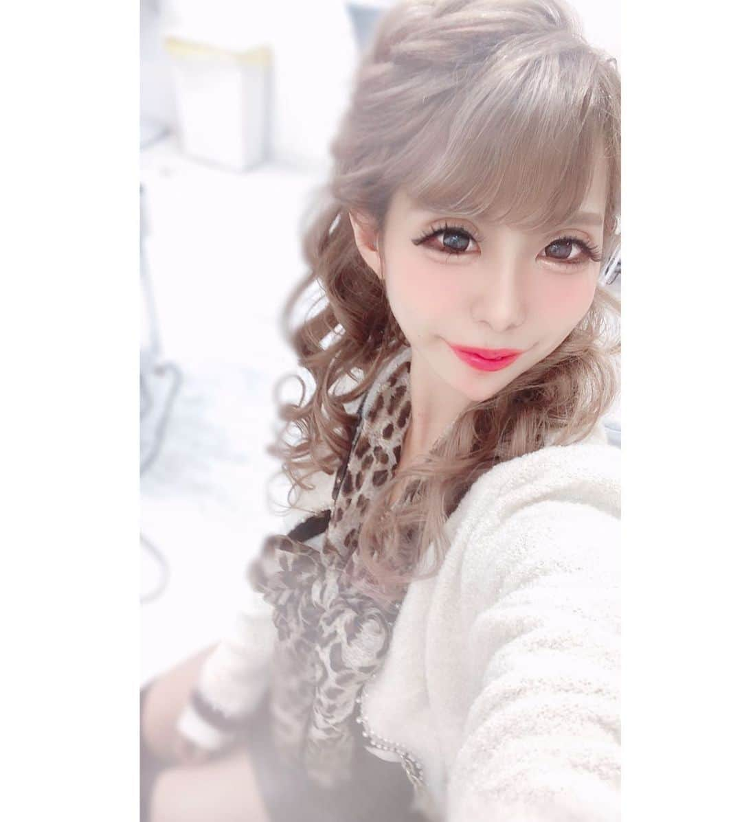 朝比奈りえさんのインスタグラム写真 - (朝比奈りえInstagram)「もう寒いね🧡🥶  今週もありがとうございました💗  #Tバック #海 #すすきの #sexy #美尻 #フィットネス女子 #prettywomandancers #コスプレマニア #減量期 #歌舞伎町 #キャバクラ #キャバ嬢 #空 #名古屋錦 #ダンスショー #ショータイム #ポールダンス #プリティウーマン #prettywoman #エンジェルシャンパン #148cm #Gカップキャバ嬢 #Gカップ #コロナに負けるな #巨乳おばけ #筋トレ #宅トレ #タンパク質 #プロテイン」10月18日 13時48分 - lie8862