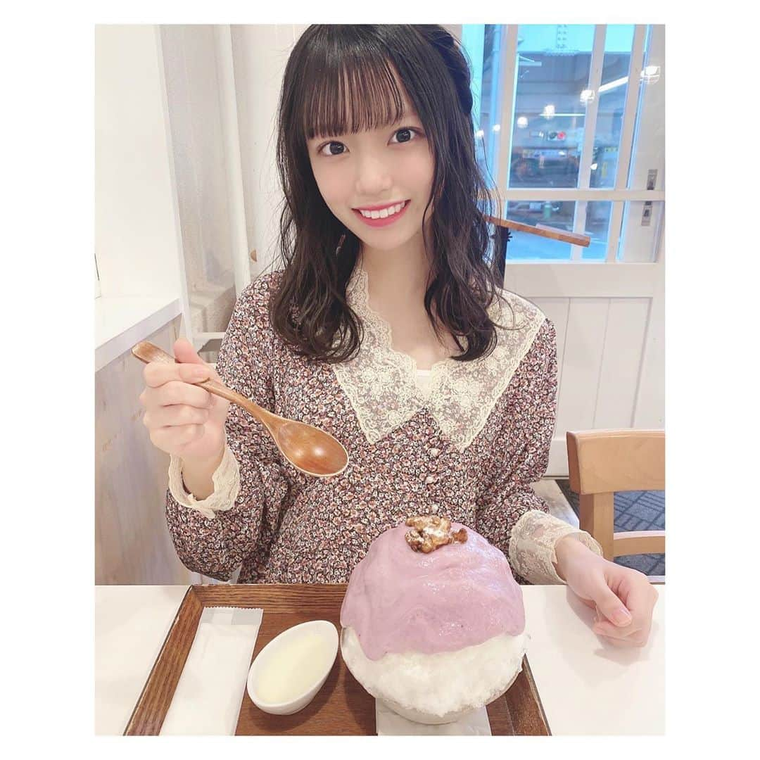 岩田陽菜さんのインスタグラム写真 - (岩田陽菜Instagram)「#コオリヤユキボウシ のかき氷〜❄🍓🍠❄﻿ ﻿ ママと行ったので期間限定の紫芋のもちょっと食べたんだけど、和な感じで美味しかった〜🍠🍂﻿ ﻿ #かき氷#期間限定#季節限定#かき氷#広島#広島カフェ#Cafe#カフェ#いちご#strawberry#さつまいも#秋#秋の味覚#紫芋 #かわいい#かきごおりすと#ヘアアレンジ#巻き髪 #ゆるふわ#編み込みアレンジ」10月18日 14時12分 - hina_naso_stu48