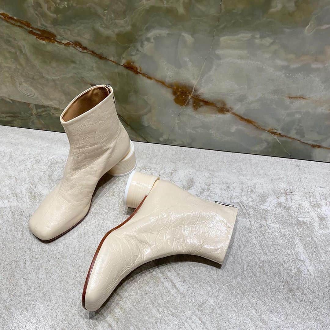 H BEAUTY&YOUTHさんのインスタグラム写真 - (H BEAUTY&YOUTHInstagram)「＜MM⑥ Maison Margiela＞ SHORT BOOTS for women ¥99,000-(tax in)  #H_beautyandyouth @h_beautyandyouth  #BEAUTYANDYOUTH #Unitedarrows #mm6maisonmargiela」10月18日 14時23分 - h_beautyandyouth
