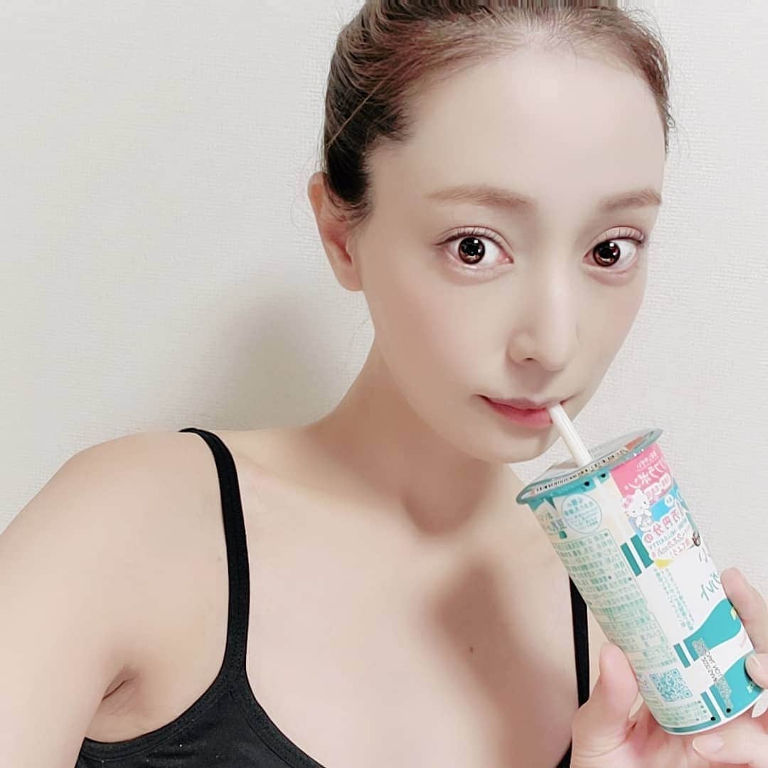 池田夏希さんのインスタグラム写真 - (池田夏希Instagram)「飲む豆乳ヨーグルトのSOY BIO♡ . スーパーで20%OFFだったのです✨ 飲むヨーグルト好きで色んなの飲むけど、SOY BIO好き😊 . #飲むヨーグルト #ヨーグルト #豆乳ヨーグルト #ソイビオ #ソイビオ豆乳ヨーグルト #ポッカサッポロ #イソフラボン #乳酸菌 #イヌリン #飲みやすい #美味しい #好き #drinkingyogurt #yogurt #soyyogurt #soybio #soybiosoyyogurt #pokkasapporo #isoflavones #lacticacidbacteria #inulin #easytodrink #delicious #likeit #instadrink #instalike」10月18日 14時24分 - natsukiikeda624