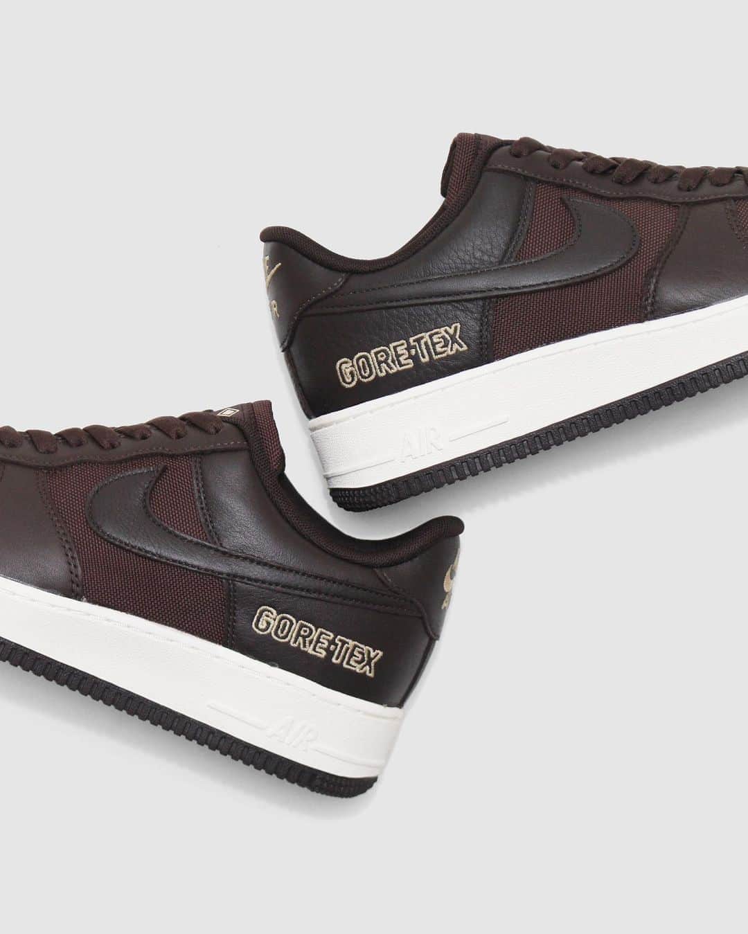 A+Sのインスタグラム：「2020. 10. 19 (mon) in store  ■NIKE AIR FORCE 1 GTX COLOR : BROWN SIZE : 26.0cm - 29.0cm PRICE : ¥16,500 (+TAX)  栄光の輝きは、ナイキ エア フォースワン '07 GTXに生き続ける。張りのあるレザー、大胆なカラー、適度な輝きといったディテールを備えたオリジナルに斬新なエッセンスを加えたシューズが、新しい個性を放ちます。 GORE-TEXを採用した冬仕様のデザインで、足元を暖かくさらりとした状態にキープします。  The brilliance of glory lives on in the Nike Air Force One '07 GTX. The shoes, which add a novel essence to the original with details such as taut leather, bold colors and moderate brilliance, give off a new personality. The winter design with GORE-TEX keeps your feet warm and silky.  #a_and_s #NIKE #NIKEAIRFORCE1 #NIKEAIRFORCE1GTX #GORETEX」