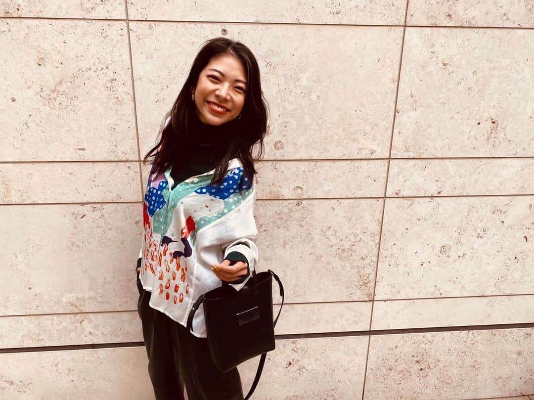 ゆりあのインスタグラム：「ootdってやつ💜 だんだん寒くなってきて何を着ればいいか迷いますね🤔  #ootd #fashion #marni #zara #margiela #ゴルフ #ゴルフ女子 #golf #instagolf #instagolfer #Shirojo #白女 #shirokanedailadiesgolfclub #ゴルフ好きと繋がりたい #女子ゴルフ #ゴルフ好き #かわいい #⛳️ #🏌️‍♀️ #youtube #チャンネル登録お願いします #ヘアスタイル #ハイライト」