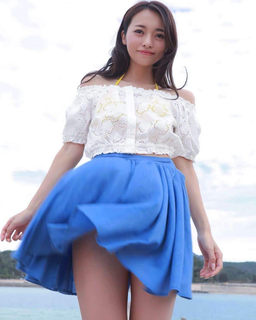 黒澤ゆりかさんのインスタグラム写真 - (黒澤ゆりかInstagram)「今日は　#ミニスカートの日   実は太ももに小さいけどホクロがあるのお気に入りなんだ。  #japanesegirl ﻿#モテるスカート #黒澤ゆりか  #ミニスカート  #skirt #スカートふわり #スカートめくり #チラリズム  #グラビア #脚フェチ #美脚 ﻿#スカートひらり　#写真スポット #buttonupskirt #デートスタイル　#zipupskirt #不慎走光　#偷拍走光  #インスタグラビア #絶対領域  #パンチラ﻿  #スカートコーデ #本日のスカートふわり﻿  #角度を変えたくなる写真﻿ ❤︎#produceYURIKA﻿」10月18日 15時08分 - yurikakurosawa