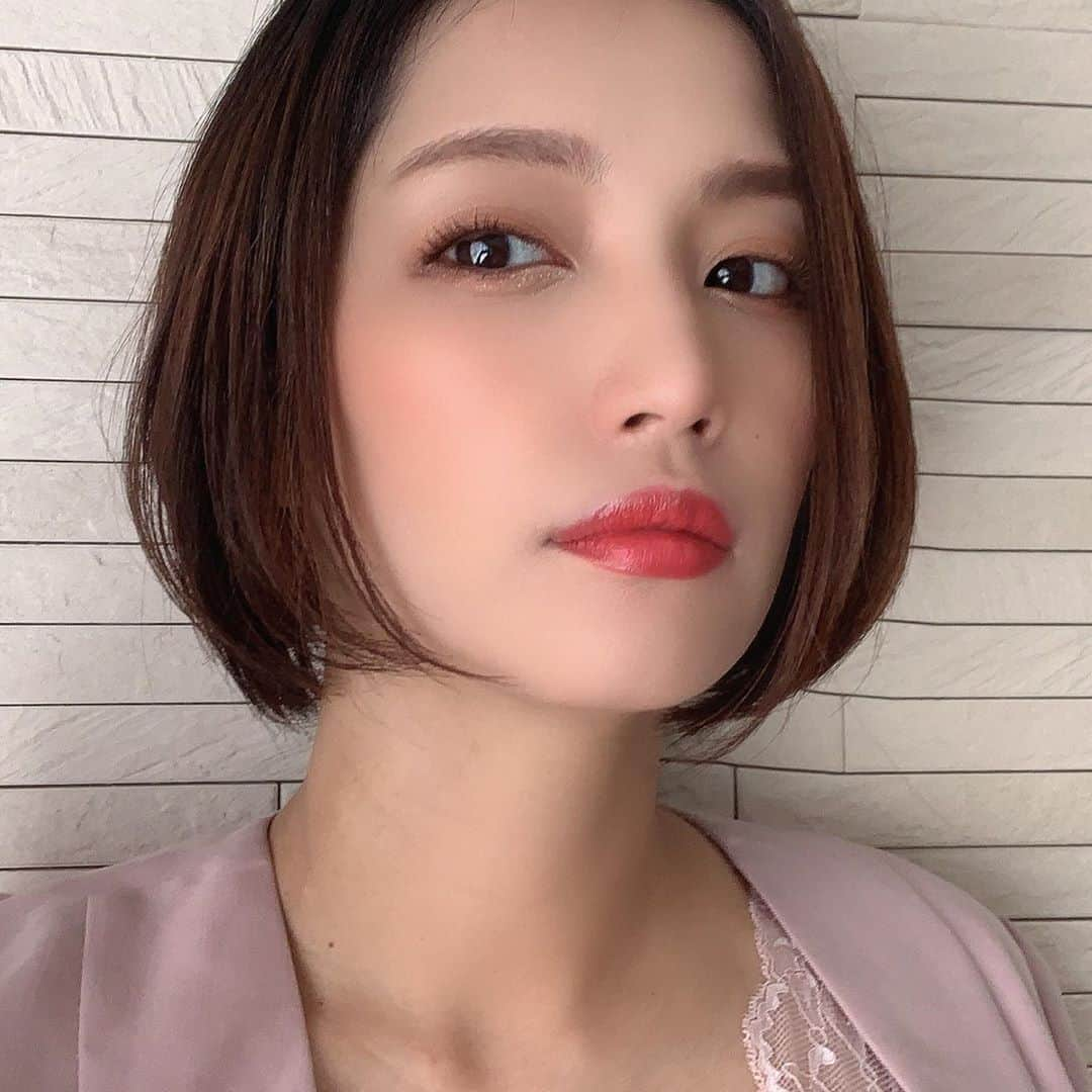 蒼怜奈さんのインスタグラム写真 - (蒼怜奈Instagram)「最近雨降りすぎじゃない？？☂️  #あおいれいな #蒼怜奈 #japanesegirl #girlsphoto #ショートカット女子 #ボブヘアー #これはどっち」10月18日 15時22分 - the_reinuts