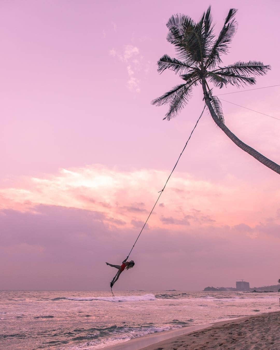 Kapten & Sonさんのインスタグラム写真 - (Kapten & SonInstagram)「'Sunday swing.' 🌴 @topolindra reminds us of the most perfect vacation vibes with this paradise swing! 🌸 #bekapten #kaptenandson⁠ .⁠ .⁠ .⁠ #swing #beach #palmtrees #memories #inspiration #adventures #travelling #travelgram #traveladdicted #takemethere #sunset #explore #srilanka #sundays⁠」10月18日 15時30分 - kaptenandson