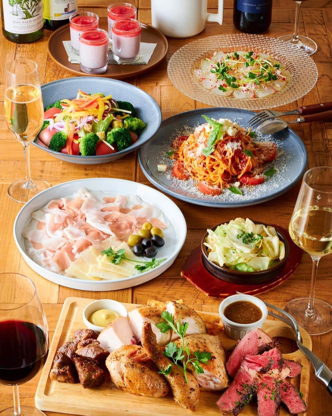 T.G.HEARTH TGハースのインスタグラム：「こんにちはハース恵比寿店です🥳﻿ ハースはコース料理も充実してるんです♪♬﻿ ¥4000〜¥6000のコースまで揃えています👍﻿ 詳細はホームページや食べログに掲載しています✨﻿ ﻿ ﻿ 【感染予防対策】﻿ ・アルコール消毒液設置﻿ ・空間殺菌設備稼働﻿ ・テーブル間のアクリル板設置﻿ ・検温機﻿ ・スタッフのマスク着用と手洗い徹底﻿ などお客様に安心してご来店頂けるよう対策しておりますので是非ご来店お待ちしております。﻿ ﻿ ﻿ テイクアウト限定チキンのご案内↓↓↓﻿ 当店名物ロティサリーチキン1羽まるごと¥1980🐓﻿ ☎️03-6416-9830﻿ ﻿ ◆ガレット（YouTubeで動画も見れるよ‼️）﻿ https://www.instagram.com/galette.galette/﻿ ﻿ https://m.youtube.com/channel/UC4nVtquelZgXuDnXWpCQ9sg﻿ ﻿ ◆Uber eats・menu・出前館によるデリバリー﻿ 11:30〜21:00﻿ ﻿ ◆LINE@登録お願いします♪﻿ https://lin.ee/g0H4jc6﻿ ﻿ ﻿ 皆さまの笑顔に会えますように！💕💕💕﻿ ﻿ ﻿ #ハース恵比寿店#代官山ディナー#代官山ランチ#恵比寿グルメ#恵比寿ビストロ#恵比寿ディナー#代官山グルメ #ハース #代官山テイクアウト#恵比寿ランチ#ガレット#チーズ#ロティサリーチキン#gotoeatキャンペーン#gotoキャンペーン#恵比寿ワイン#gotoeat #渋谷ディナー#恵比寿チーズ#ローストチキン#渋谷グルメ#渋谷ランチ#渋谷チーズ#恵比寿カフェ#チーズケーキ#渋谷カフェ#恵比寿新聞#恵比寿ビール#チーズフォンデュ#恵比寿テイクアウト」