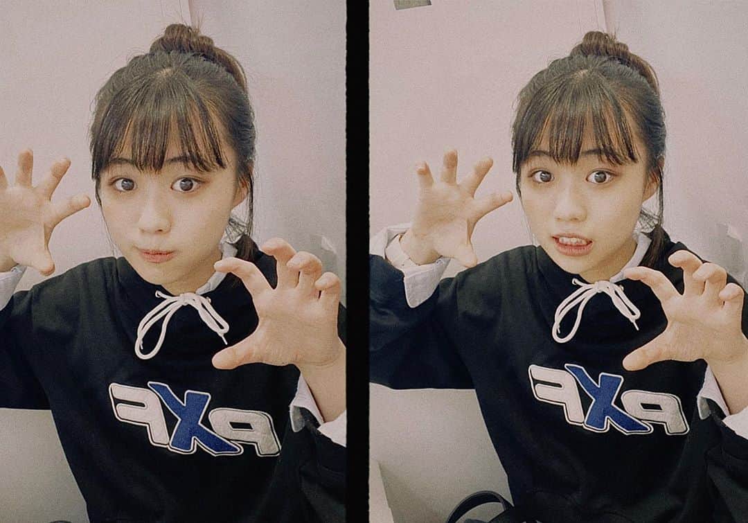多田成美のインスタグラム：「. 久しぶりにお団子ヘアにしました🍡 ポーズはIZ*ONEさんの新曲「Beware」のポーズ❤︎ パーカーはお友達に可愛いねと言ってもらえて嬉しかったです🧚🏻💓  Parker🦋 @beep_ss」