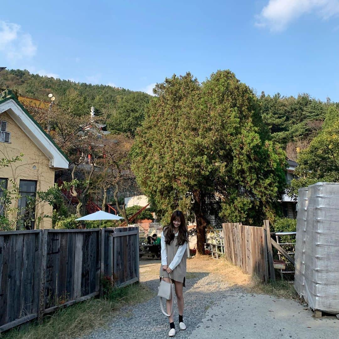 カン・ダンビのインスタグラム：「사람넷 음료여섯 🤭🌿💚」