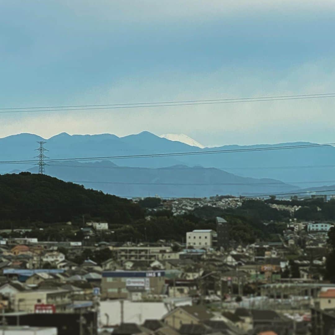 エドツワキさんのインスタグラム写真 - (エドツワキInstagram)「今日「F」の頂が見えることを知る。冠雪のおかげ。」10月18日 16時13分 - ed_tsuwaki