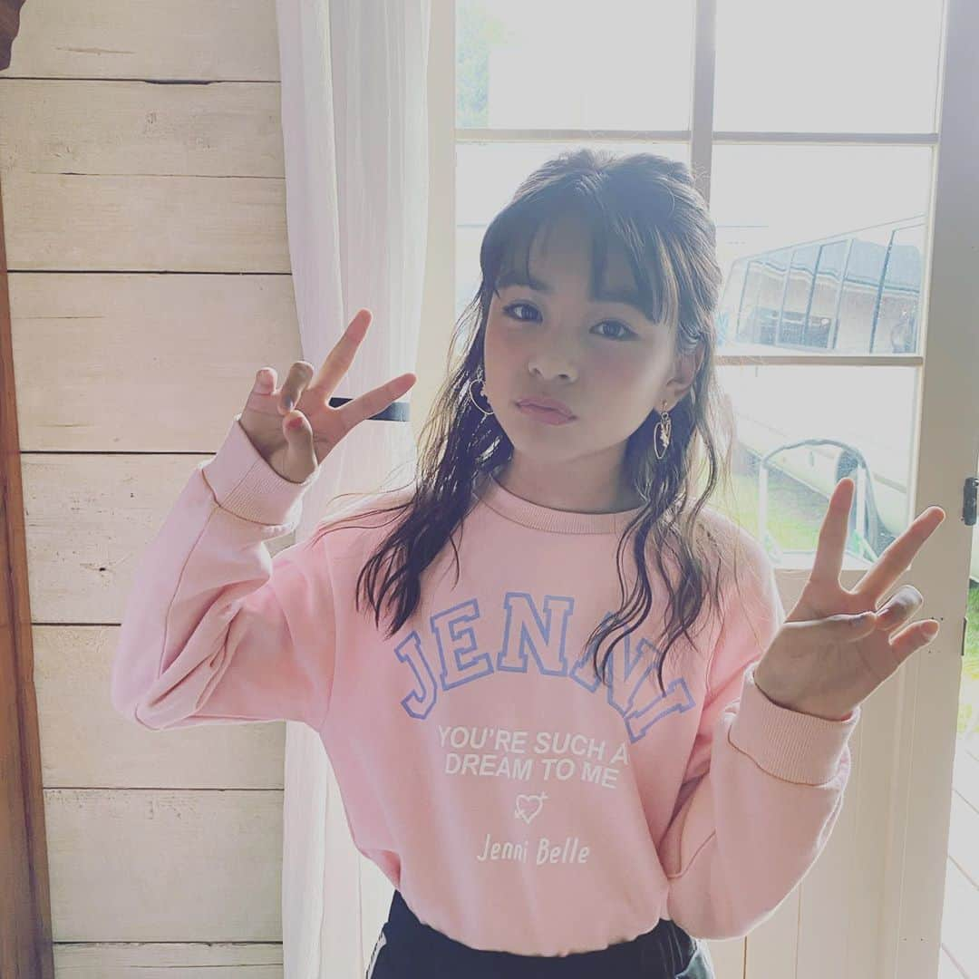 ジェニィベルさんのインスタグラム写真 - (ジェニィベルInstagram)「かわいいカラーが人気のヒケツ🐹💖  マカロンカラートレーナーはピンク、ミント、ラベンダーの3色あるよ！ ロゴカラーもかわいいの💞  明日12:00まではお得に買えちゃう🛍 ジェニィオンラインショップをのぞいてみてね  #jennibelle  #ジェニィベル #ニコプチ #有坂心花 #夏の暑い日 #日差しが強い☀️」10月18日 16時20分 - jennibelle_official