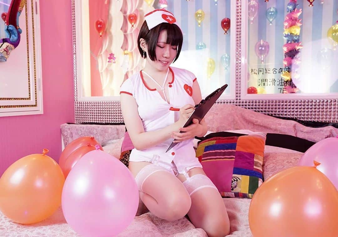 松岡奈々さんのインスタグラム写真 - (松岡奈々Instagram)「新刊かわいい( ᐢ˙꒳​˙ᐢ )  #コスプレ女子  #コスプレ写真集  #ナース  #ナースコス  #ナースのお仕事  #nurse  #nurse💉  #cosplay」10月18日 16時26分 - nana_matuoka_