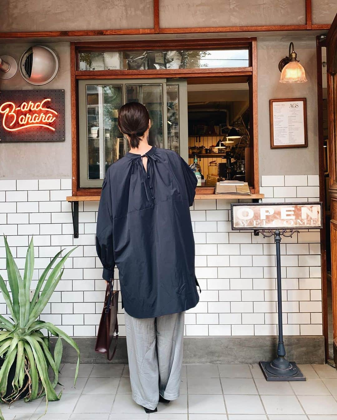 小西翼さんのインスタグラム写真 - (小西翼Instagram)「. サンドイッチ美味しかった🥪🤍 こんなところが家の近所に あったらいいのになぁ、、、🥺 . チュニックも少しオーバー サイズなのがお気に入り✨ @amiharunaami さんが 逆に着ててロングブーツ 履いててかわいすぎたので 次は真似しよう🤍笑 . #fromfistmusee #フロムファーストミュゼ」10月18日 16時45分 - tucha_k