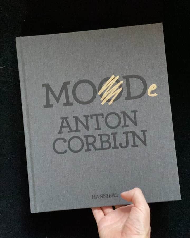 クリスヴァンアッシュのインスタグラム：「ANTON CORBIJN / MOØDe / #🖤 THANK YOU @antoncorbijn4real  #krisvanassche #antoncorbijn」