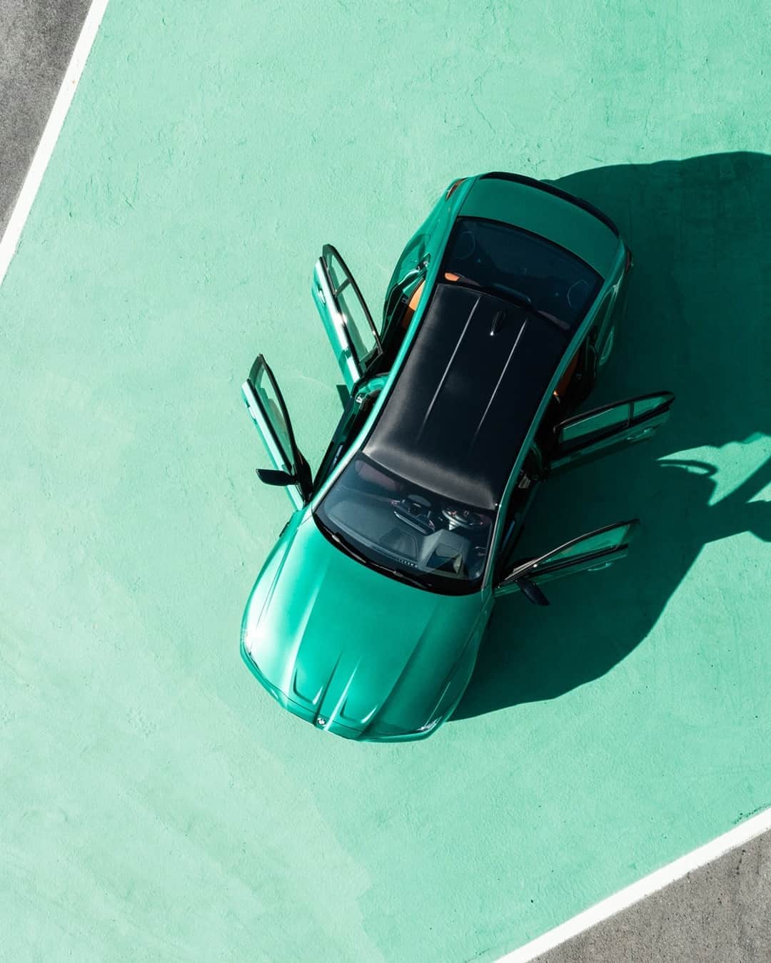 BMWのインスタグラム：「In its natural habitat. The all-new BMW M3 Sedan. #TheM3 #BMW #M3 #BMWM @bmwm __ BMW M3 Sedan: Fuel consumption in l/100 km (combined): 10.8. CO2 emissions in g/km (combined): 248.* Further information: www.bmw.com/disclaimer.  	 Acceleration (0-100 km/h): 4.2 s. Power: 353 kW, 480 hp, 550 Nm. Top speed (limited): 250 km/h (with optional M Drivers Package: 290 km/h).  	 * All performance, fuel consumption and emissions figures are provisional.」