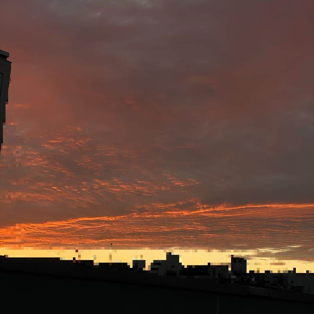 早見優さんのインスタグラム写真 - (早見優Instagram)「Beautiful sunset in Tokyo  美しい夕陽 今日も一日ありがとう  #sunset #tokyo #夕陽 #東京」10月18日 17時24分 - yuyuhayami