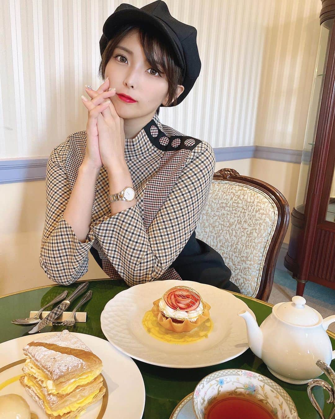 のインスタグラム：「京都カフェ☕️ . . 清水寺の近くにある京都三ツ星ホテルのカフェに行ったよ🍰 . 110年前の明治時代の洋館らしい！！ . たくさんかわいい部屋があって、 また京都来た時来たいなぁ！！ . . .【長楽館】 📍 〒605-0071 京都市東山区八坂鳥居前東入円山町 604 Tel. 075-561-0001 . .」