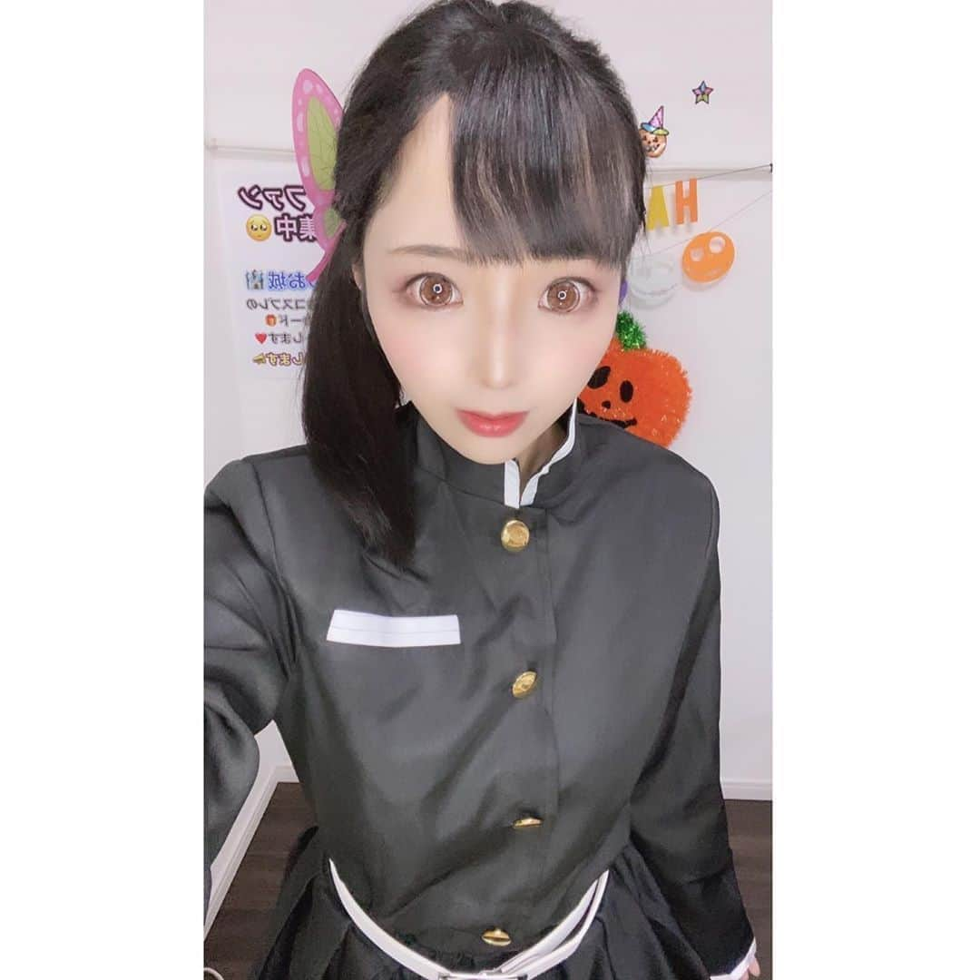 なつみさんのインスタグラム写真 - (なつみInstagram)「ハロウィン🎃コスプレ祭りVol.10 10月17日は鬼滅の刃🗡栗花落カナヲ🦋でした✨  いつもと雰囲気が違うのは、初めてピンクの カラコンを付けてみたからです( งᵒ̴̶̷᷅ωᵒ̴̶̷᷄)ง💖 私は伊之助とカナヲ推しです🥰 鬼滅の映画、みんなはもう見たかな？💞  #ライブ配信#Pococha#Pocochaライバー#ポコチャ#ライバー#バセドウ病#吃音症#八重歯#宅建士#宅建#宅地建物取引士#不動産営業#イギリス留学#🧢なつみ👻🍊Natsumi#鬼滅の刃#鬼滅#無限列車編#栗花落カナヲ#カナヲ#カナヲコスプレ#ハロウィンコスプレ」10月18日 17時38分 - natsumipeanuts