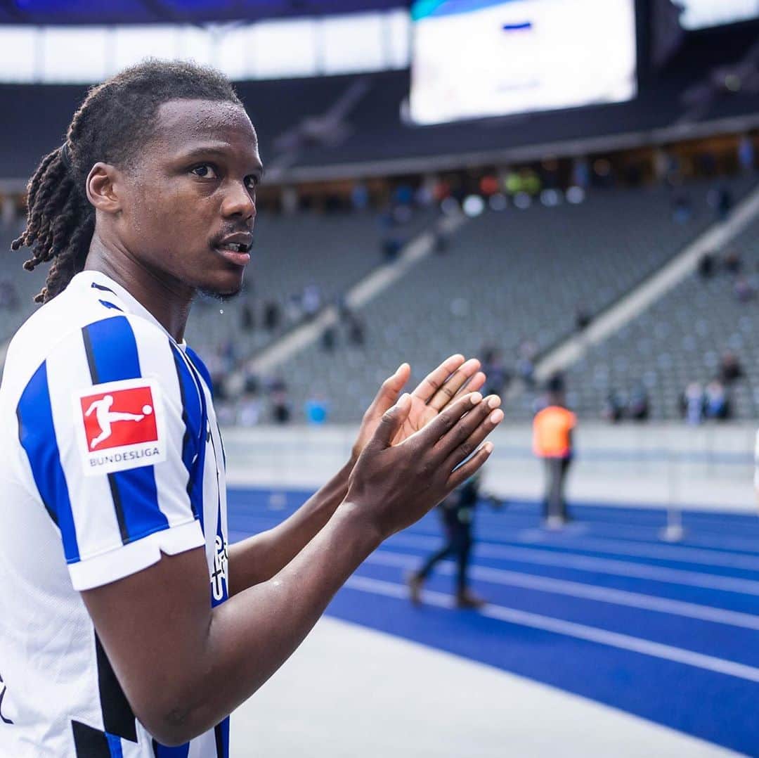 ヘルタ・ベルリンのインスタグラム：「Es schmerzt auch am Morgen danach, aber es geht weiter! 🔵⚪️ #HaHoHe  #Berlin #BSCVFB #weiterimmerweiter」
