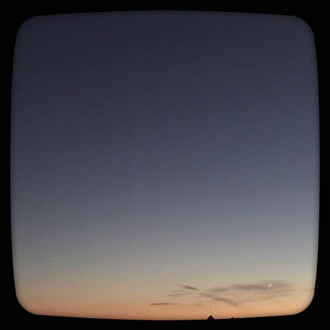 心幸 -Miyuki-さんのインスタグラム写真 - (心幸 -Miyuki-Instagram)「. . 夜のスタートです✨ . #空 #空が好き #空が好きな人と繋がりたい  #いまそら #いまそら部 #20201018」10月18日 17時57分 - healingxpoppy