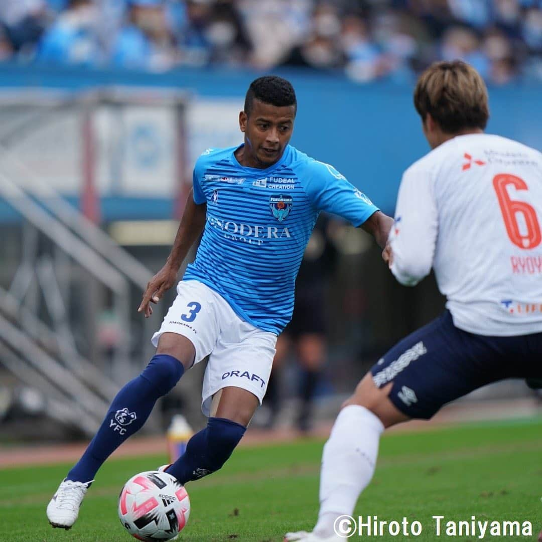 Goal Japanさんのインスタグラム写真 - (Goal JapanInstagram)「. ＼終盤のゴールで #横浜FC の勝利！／ 試合終了間際のFC東京の猛攻をしのいで勝ち点3。 (Photo: Hiroto Taniyama) . 🇯🇵#明治安田生命J1リーグ 第23節 🆚横浜FC 1-0 FC東京 ⚽️#草野侑己 (88分) . #soccer #football #jleague #J1 #yokohamafc #goaljleague #サッカー #フットボール #Jリーグ #明治安田生命Jリーグ #⚽」10月18日 17時50分 - goaljapan