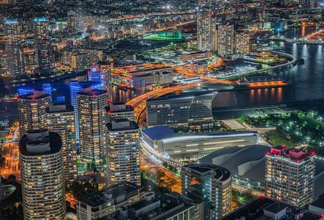 横浜市さんのインスタグラム写真 - (横浜市Instagram)「Spectacular view of Yokohama aglow from the Landmark Tower.﻿ Photo: @mcp1098 ﻿ #myyokohama ﻿ ﻿ #yokohama #darlingescapes #beautifuldestinations #artofvisuals #somewheremagazine #discoverglobe #travelawesome #passionpassport #lovejapan #explorejapan #japanlife #japanfocus #japan_vacations #japanrevealed #よこはま #ヨコハマ #横浜」10月18日 18時00分 - findyouryokohama_japan