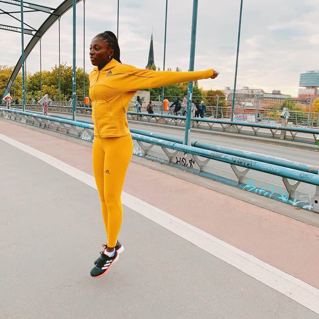 リサ・マリエ・クウェイイーのインスタグラム：「the weather doesn't matter, always do the work! Layered up and go 💪🏾 COLD.RDY @adidas_de ❄️ #adidasRDY #createdwithadidas」