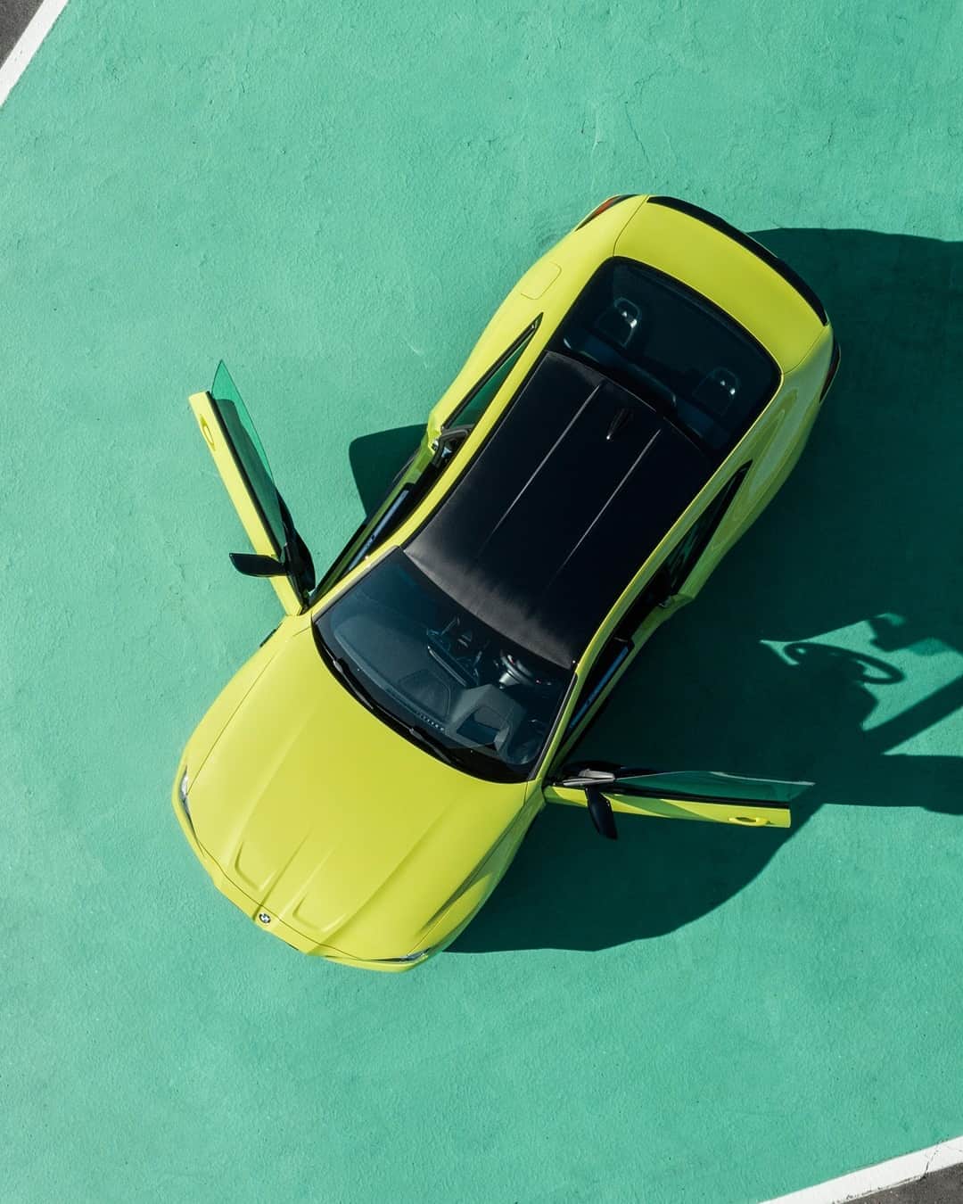 BMWのインスタグラム：「Catch me if you can.  The all-new BMW M4 Competition Coupé. #TheM4 #BMW #M4 #BMWM @bmwm  __ BMW M4 Competition Coupé: Fuel consumption in l/100 km (combined): 10.2. CO2 emissions in g/km (combined): 234.* Further information: www.bmw.com/disclaimer.  	 Acceleration (0-100 km/h): 3.9 s. Power: 375 kW, 510 hp, 650 Nm. Top speed (limited): 250 km/h (with optional M Drivers Package: 290 km/h).  	 * All performance, fuel consumption and emissions figures are provisional.」