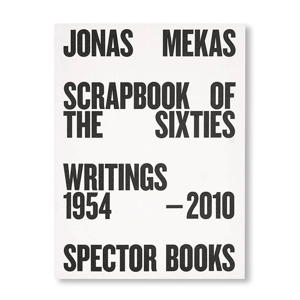 のインスタグラム：「SCRAPBOOK OF THE SIXITES - Writings 1958-2010 by Jonas Mekas ¥4,600(+tax)  リトアニアに生まれのちにアメリカへ亡命した映像作家、詩人、活動家のジョナス・メカス（Jonas Mekas）の作品集。アンディー・ウォーホル（Andy Warhol）、スーザン・ソンタグ（Susan Sontag）、ジョン・レノン（John Lennon）＆オノ・ヨーコ（Yoko Ono）…作者は非常に多くのニューヨーク在住のアーティストと通じていた。リトアニアに生まれた作者は1949年にドイツ経由でブルックリンに渡り、そこで初めて実験映画を撮り始めた。作者は日々観察したものを記録し、一種の映像日記の形式を作り上げた。そうしてニューヨークのアートシーンのバロメーター、さらにアメリカのアヴァンギャルドシネマのパイオニアとして評価されるようになる。1958年からは『ヴィレッジ・ヴォイス』紙で伝説的な週刊コラム『ムービージャーナル』の連載を始め、映画の世界に縛られることなく幅広いテーマについて書いた。作者はアーティストへのインタビューも数えきれないほど行っており、本書によってそのうちのいくつかが初めて出版されることとなる。作者は思慮深い日記作成者であり、類まれな時代の記録者であり、当時から50年以上にも渡って続いてきた一つの現象でもあることが、文章からよくわかる。未発表のものを含めて多数のテキストが収録されている。  We can ship worldwide. Please feel free to contact to us our e-mail. info@sister-tokyo.com  #jonasmekas #artbook #photobook #twelvebooks #sister_tokyo #spectorbooks」
