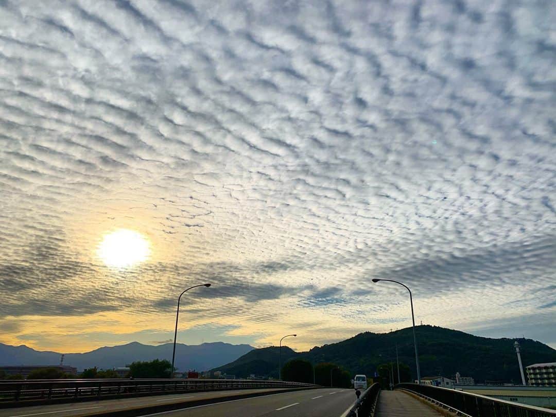 花原緑さんのインスタグラム写真 - (花原緑Instagram)「/ Beautiful sky!🌎💫 #おなじ空の下」10月18日 18時31分 - midori_hanahara_official