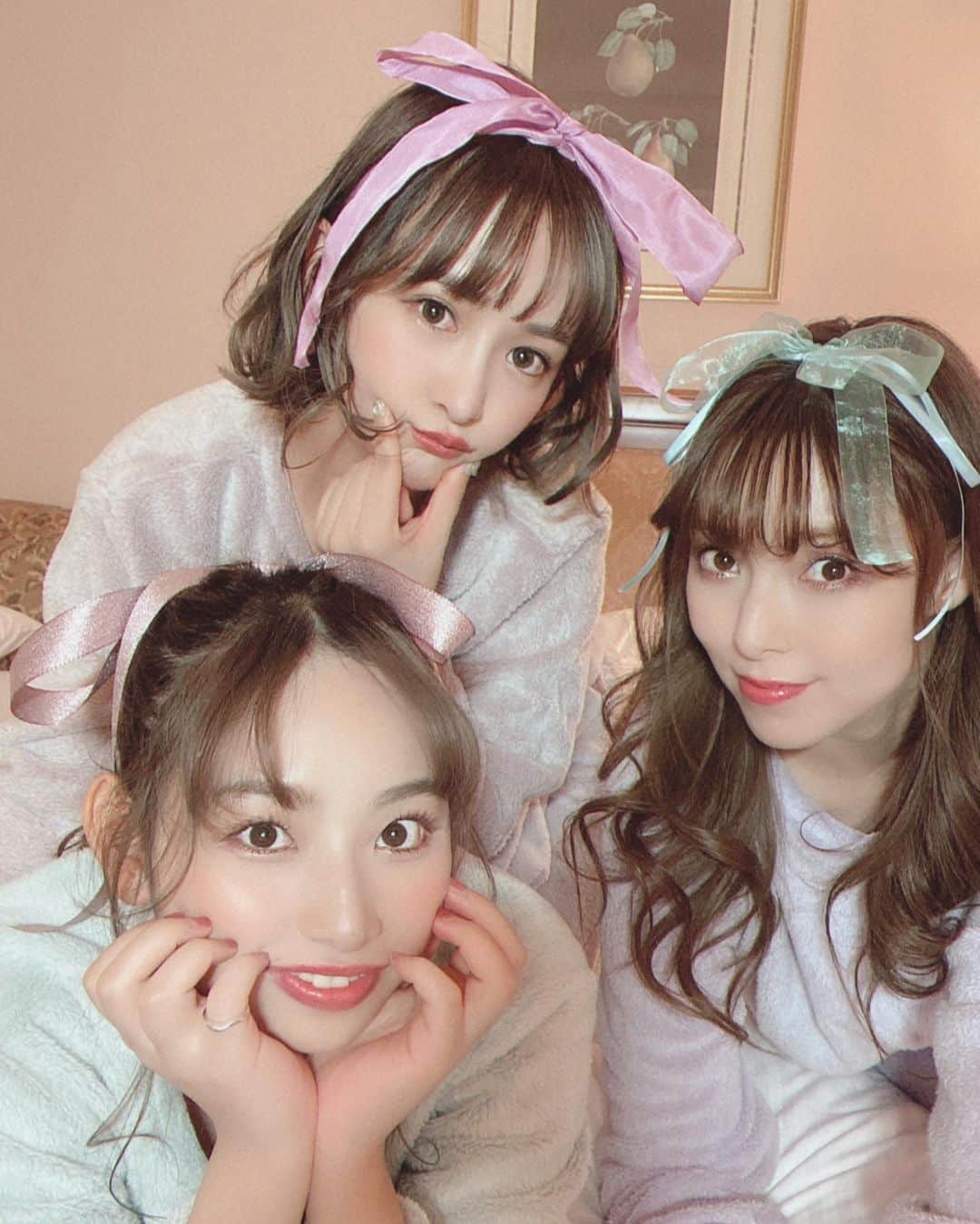 西村ケリーさんのインスタグラム写真 - (西村ケリーInstagram)「ガールズデー🎀🎀🎀🎀🥰  #ティアステ　#舞台メンバー　#リーガロイヤルホテル #パジャマパーティー #パジャマコーデ #パジャマ女子 #パジャマ女子会 #GU #guパジャマ #色違い　#リボンアレンジ #🎀　#rihgaroyalhotel #rihgaroyalhotelkyoto #pajamas #pajamaparty #pajamasparty #pajamastyle #slumberparty #japan #japan_of_insta #睡衣 #잠옷　#호텔　#귀여워 #cute #ribbon #girlsday #ootd #ootdfashion」10月18日 18時39分 - kellynishimura8