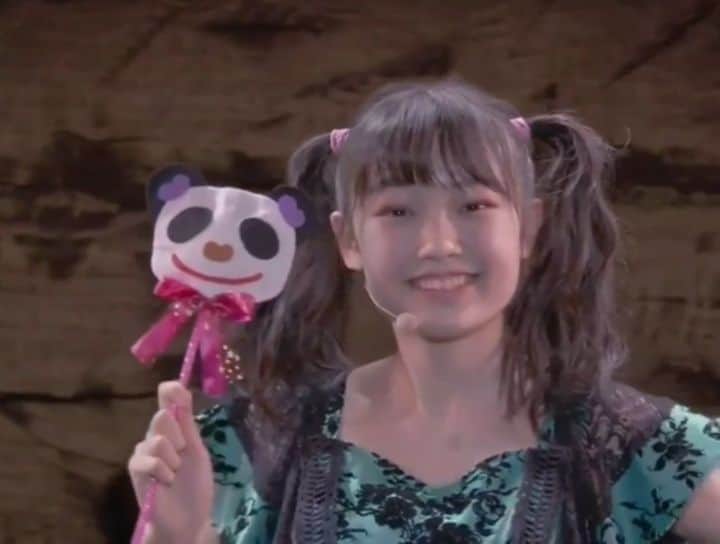 モーニング娘。'20のインスタグラム：「- . v(^▽^)v . . #山﨑愛生 . .」