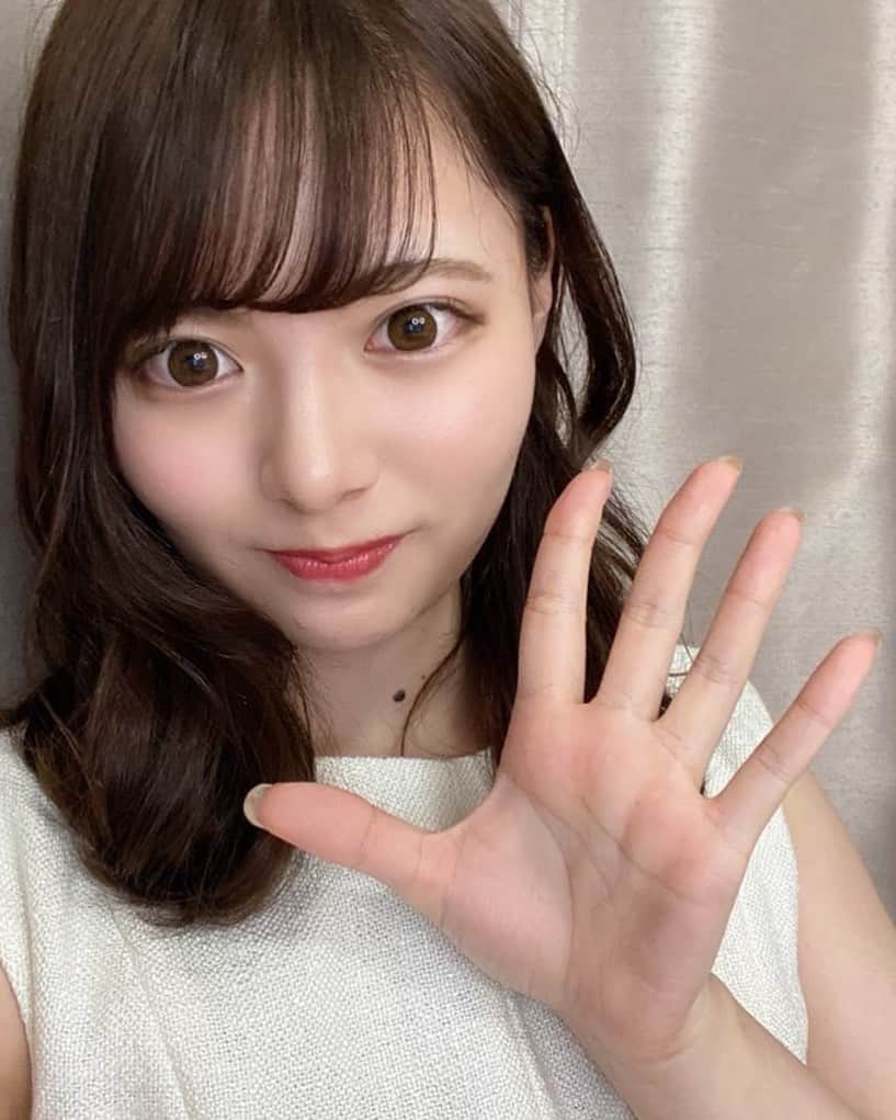 林桃絢美のインスタグラム：「約2ヶ月半のコンテスト期間が終了しました🌼 エントリーNo.5のポーズ🌟  たくさんの応援をありがとうございました！ 引っ込み思案で人前に出るのが苦手な私にとって、とっても大きな挑戦でした。  このご時世の中、無事にこの日を迎えられた事に今はとてもほっとしております。 そして素敵な候補者の方々と共に出場できたこと、とても誇りに思います。  負けず嫌いでは無いのんびり屋の私は最後まで自分らしく頑張れたら良いなぁと思っておりました。 最後まで楽しく自分らしく活動できたので悔いの無い終わり方になったと思います。  Twitter、Instagram共にたくさんの方々にフォローしていただけた事、とっても嬉しく思っております。 みなさんからの優しさ、お言葉、RTやいいね 全てが宝物です。 約二ヶ月半ありがとうございました！ 　　　　　　　　　2020.10.18  林 桃絢美」