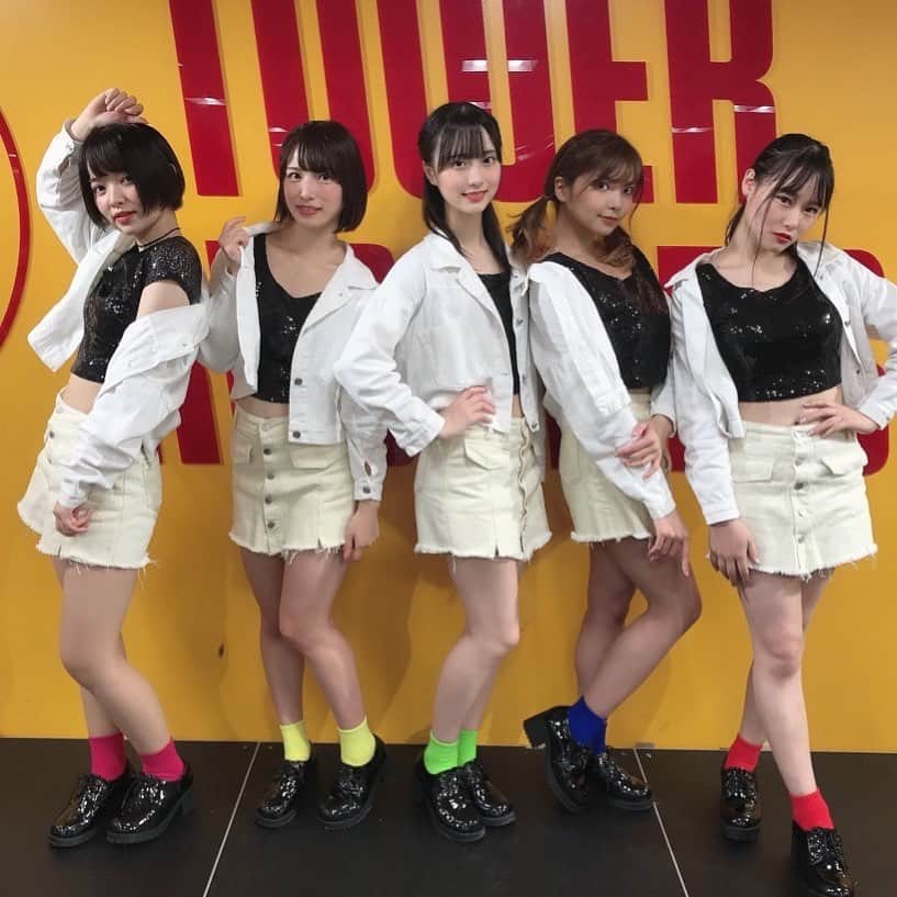東坂みゆのインスタグラム：「#フラミングの法則 昨日はタワーレコード錦糸町パルコ店さん❤️ . 有難う御座いました✨✨  #錦糸町アイドル #アイドル #ダンスボーカルユニット #タワレコ錦糸町パルコ店」