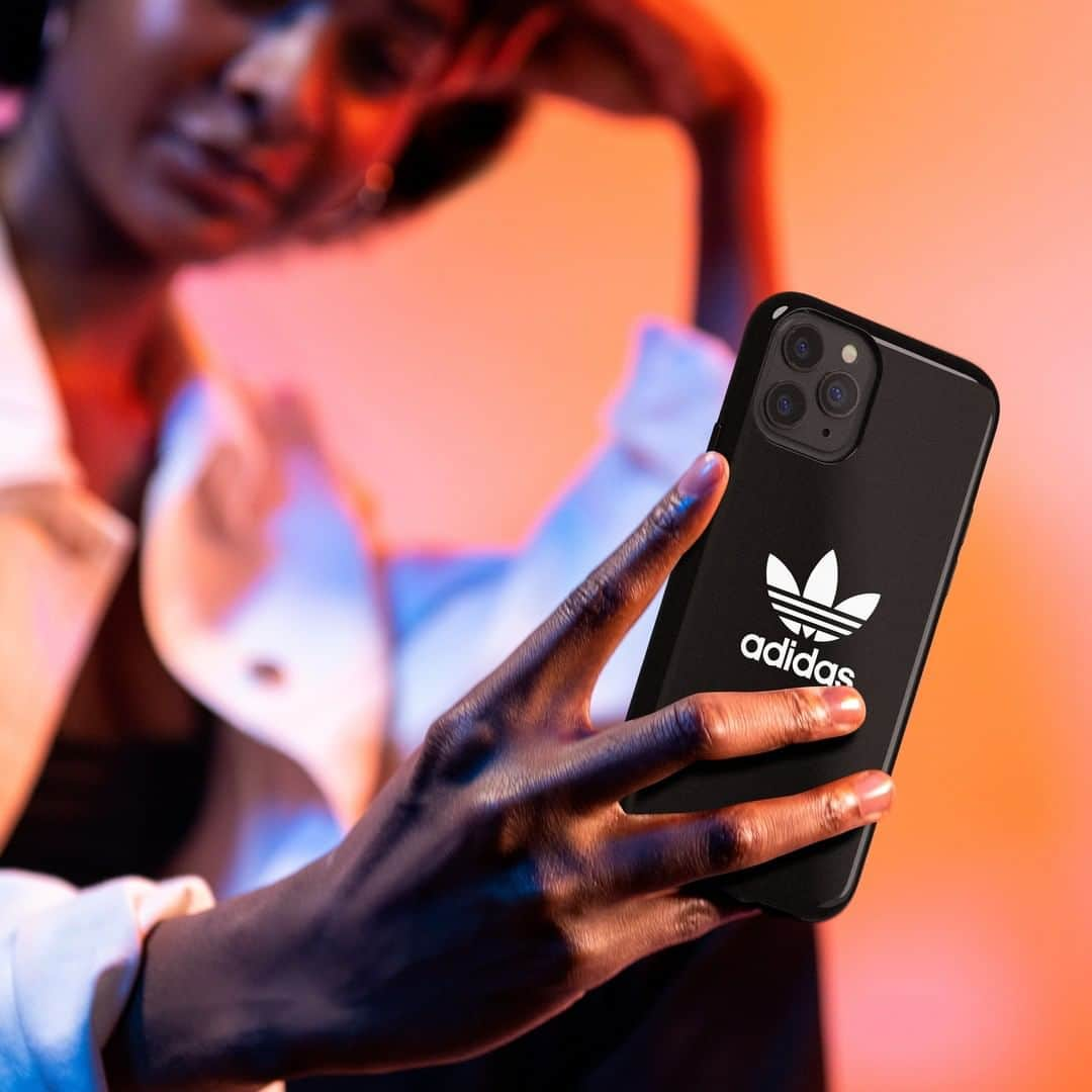 Telecom Lifestyleさんのインスタグラム写真 - (Telecom LifestyleInstagram)「A one of a kind design, specially made for you.  Shop our Glossy Trefoil Snap Case now via www.adidascases.com -- #heretocreate #adidasoriginals」10月18日 19時20分 - adidascases