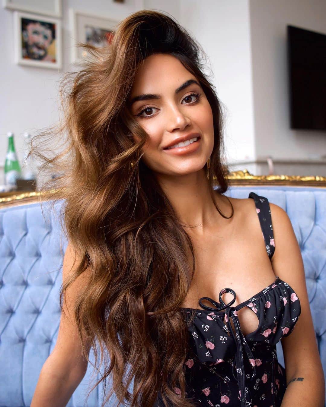 Diipa Büller-Khoslaのインスタグラム：「Dii in Indian or Dii in western clothing. Which Dii do you prefer? 🥰 (both shot on the same day)」